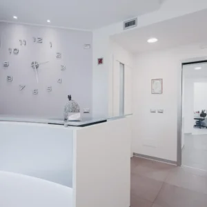 Reception studio dentistico in vendita
